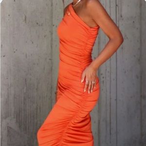 L NEW in original package VICI orange one shoulder body con ruched midi dress